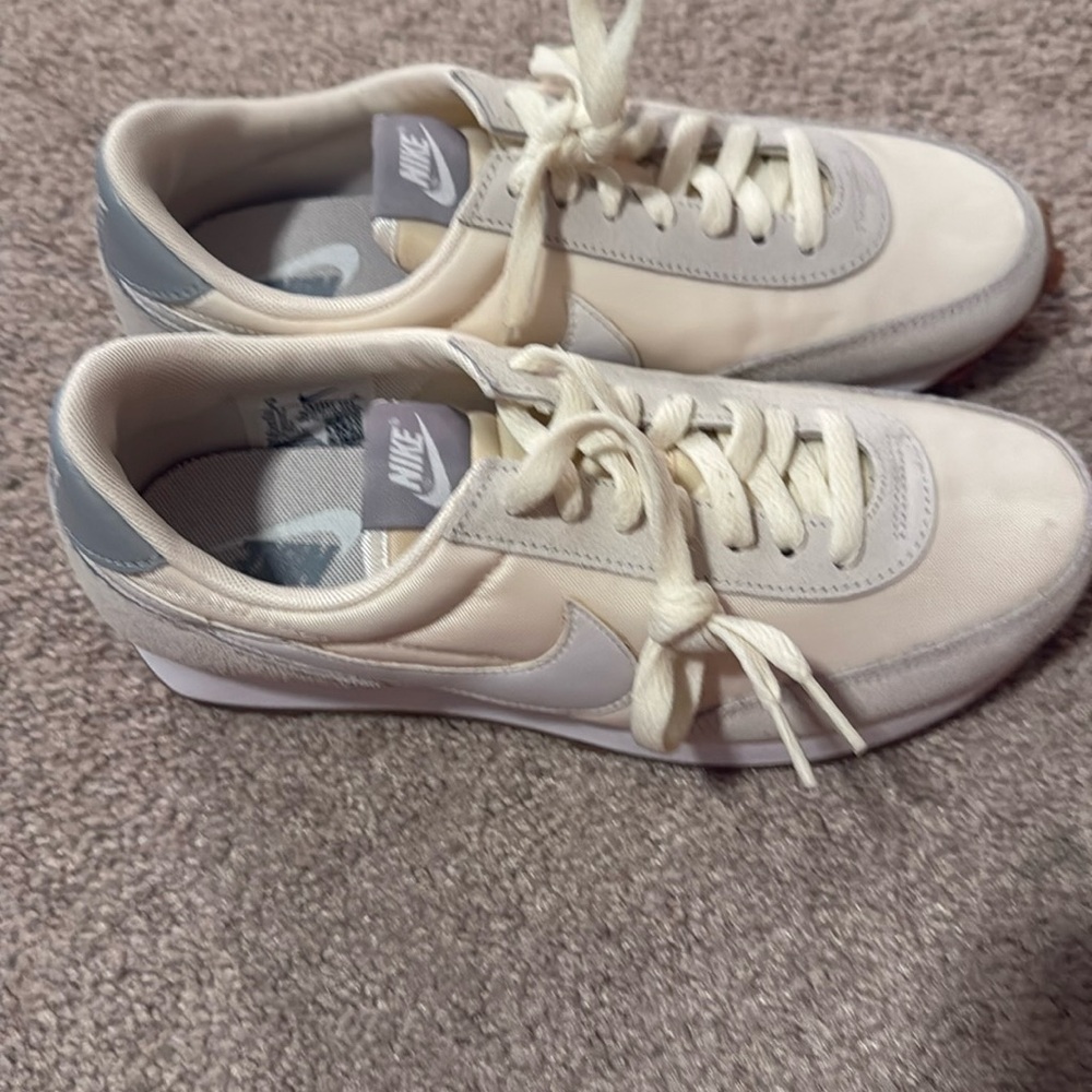 New not in the box Nike size 8